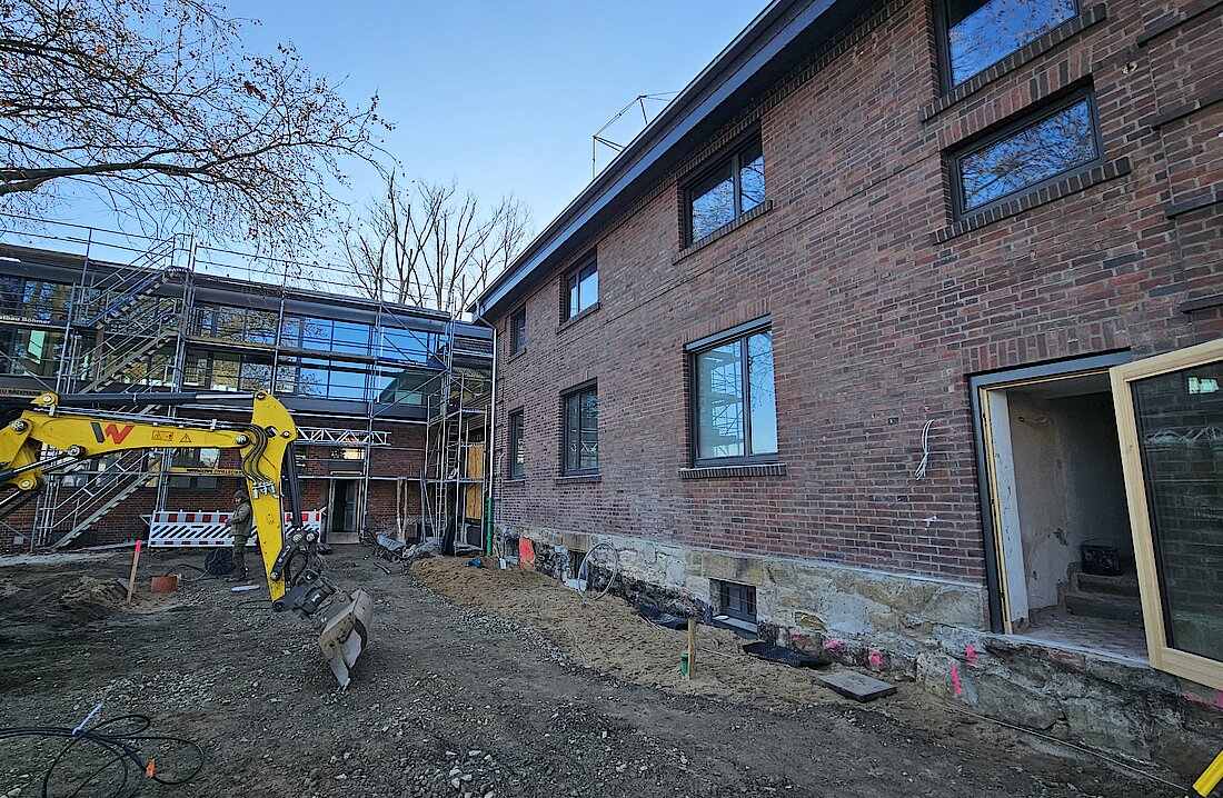 Auch am Außenbereich vor der Festhalle wird bereits gearbeitet.