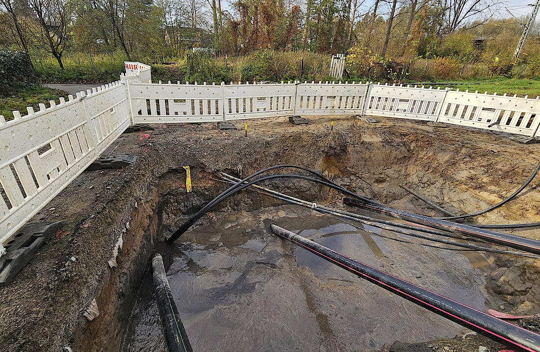 Drei 30 kV Kabel kommen am beliebten Radweg „An den Gleisen“ an.