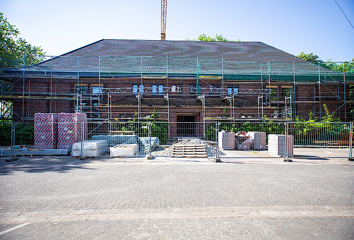 Blick auf den Saal der Festhalle Schötmar während des Umbaus